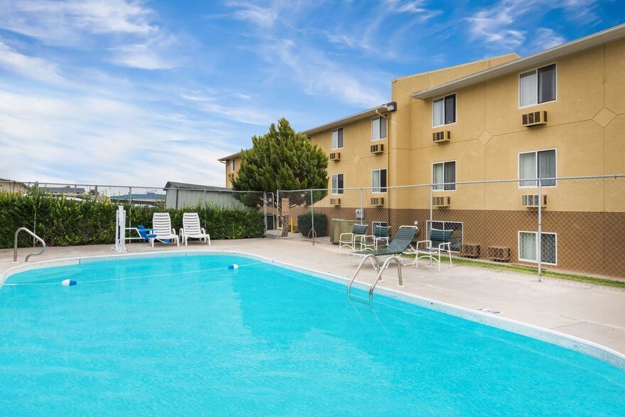 1708 W Wyatt Earp Blvd, Dodge City, KS à vendre - Autre – Image 3 sur 6