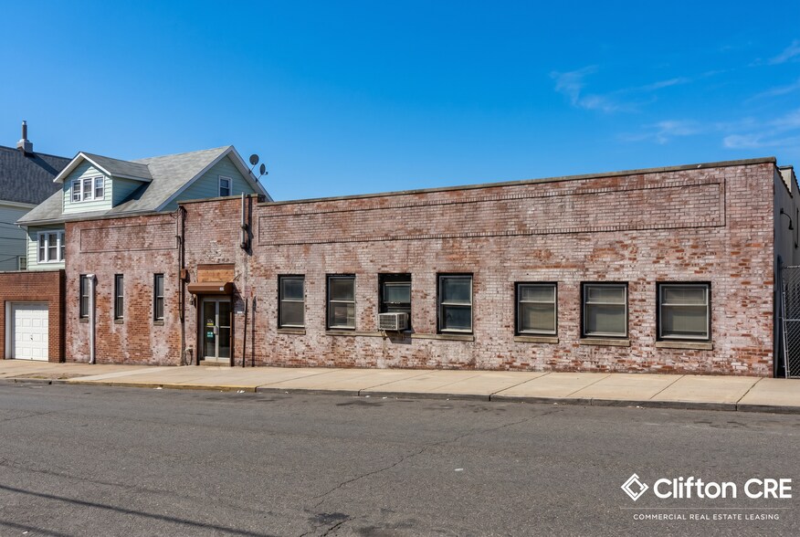 43 Prospect St, Passaic, NJ à vendre - Photo de l’immeuble – Image 1 sur 7