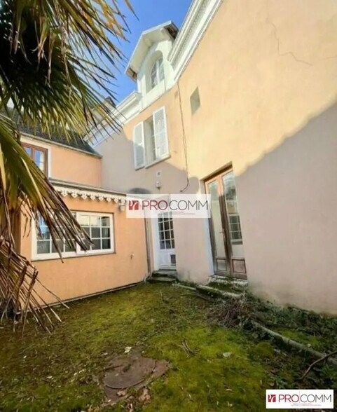 Local d'activités dans Épernon à vendre - Photo de l’immeuble – Image 1 sur 10