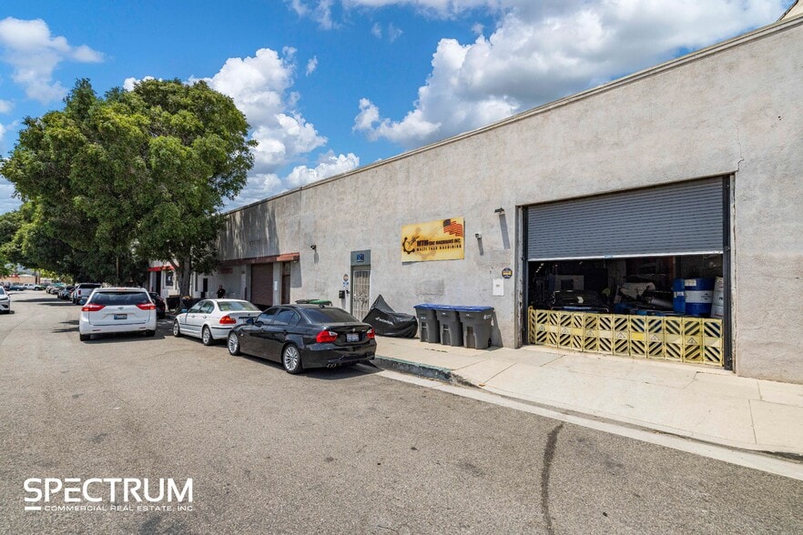 521 W Windsor Rd, Glendale, CA à vendre - Photo de l’immeuble – Image 1 sur 10