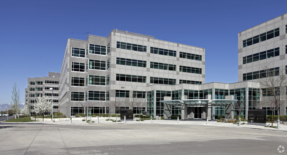 2825 E Cottonwood Pky, Salt Lake City, UT à louer - Photo de l’immeuble – Image 2 sur 9