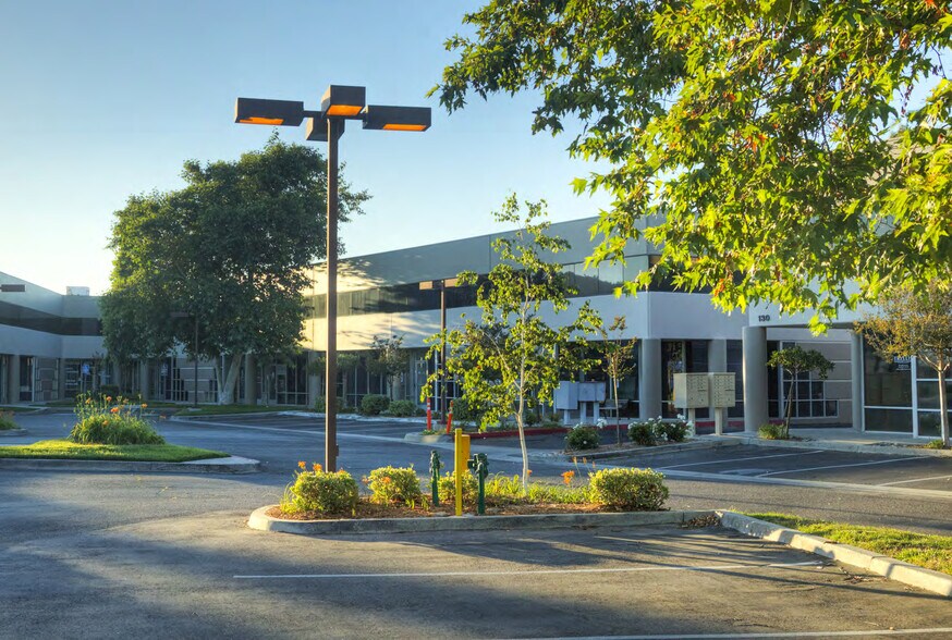 27576 Commerce Center Dr, Temecula, CA à louer - Photo de l’immeuble – Image 2 sur 3