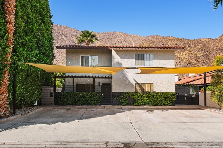 219-225 S Cahuilla Rd, Palm Springs, CA à vendre - Photo de l’immeuble – Image 1 sur 43