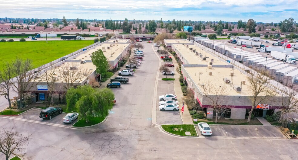4317-4343 N Golden State Blvd, Fresno, CA à louer - Photo de l’immeuble – Image 1 sur 5