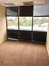 17525 Ventura Blvd, Encino, CA à louer Photo intérieure– Image 2 sur 8