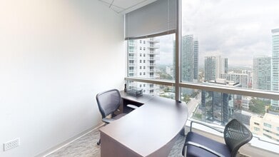 1111 Brickell Ave, Miami, FL à louer Photo intérieure– Image 1 sur 3