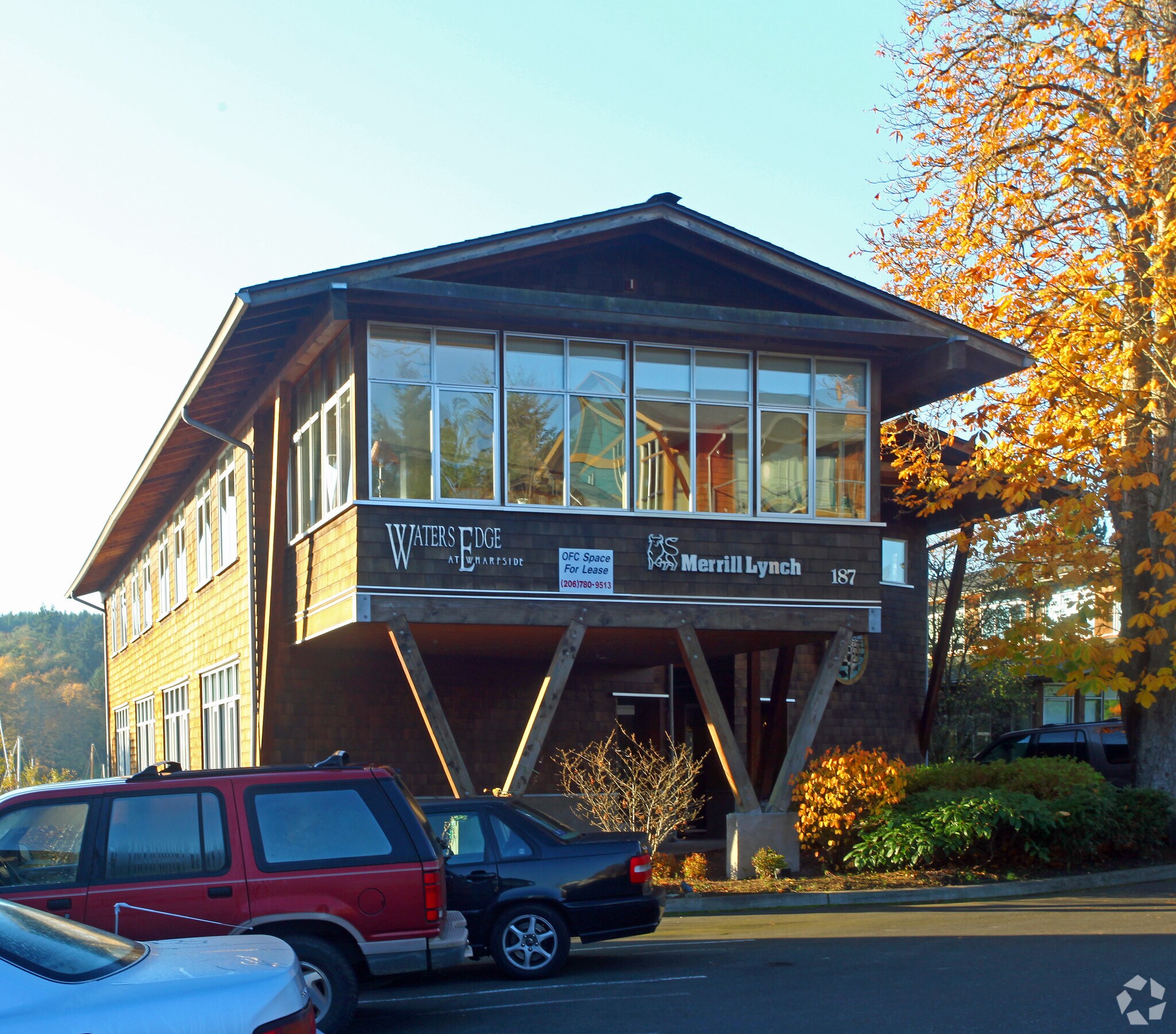 187 Parfitt Way SW, Bainbridge Island, WA à louer Photo de l’immeuble– Image 1 sur 5