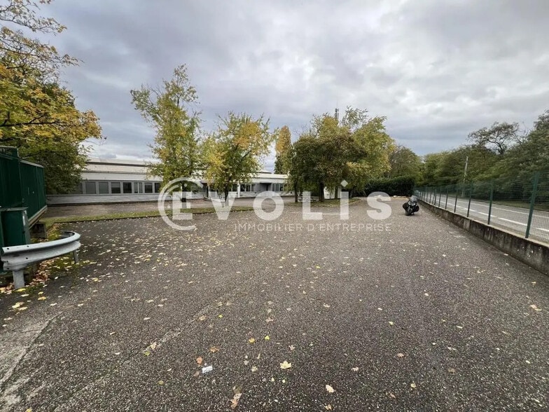 9 Rue Du Dauphiné, Saint-Priest à louer - Photo de l’immeuble – Image 2 sur 36