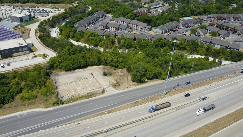 2215 E Anderson Ln, Austin, TX à vendre - Photo de l’immeuble – Image 2 sur 32