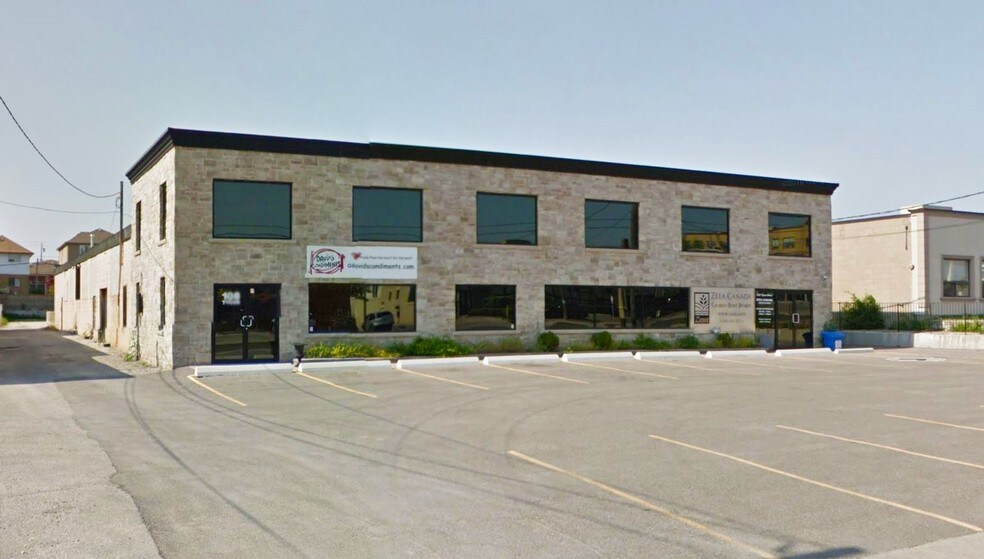 106-108 Tycos Dr, Toronto, ON à vendre - Photo de l’immeuble – Image 3 sur 3