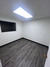 1000-1008 N Commercial Blvd, Arlington, TX à louer Photo intérieure– Image 2 sur 5