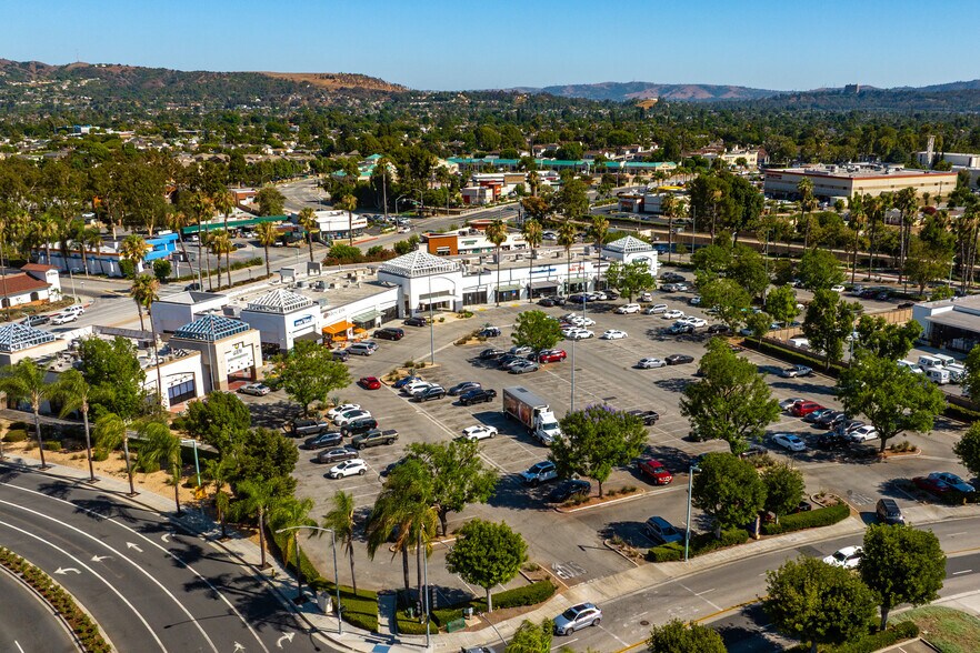 318 S California Ave, West Covina, CA à vendre - Photo de l’immeuble – Image 3 sur 7