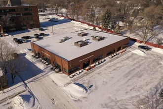 3300 County Rd 10, Brooklyn Center, MN à louer Photo de l’immeuble– Image 2 sur 2