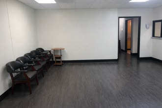 745 Northfield Ave, West Orange, NJ à louer Photo intérieure– Image 2 sur 4