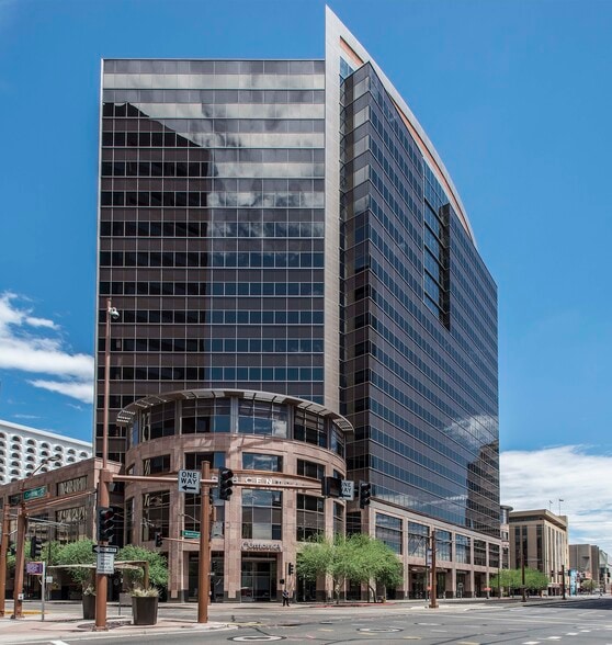 1 N Central Ave, Phoenix, AZ à louer - Photo de l’immeuble – Image 2 sur 10