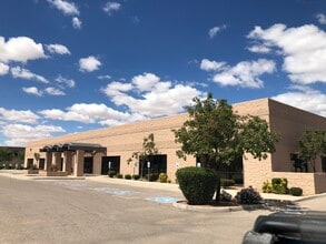 5340 Mcnutt Rd, Santa Teresa, NM à louer Photo de l’immeuble– Image 2 sur 2