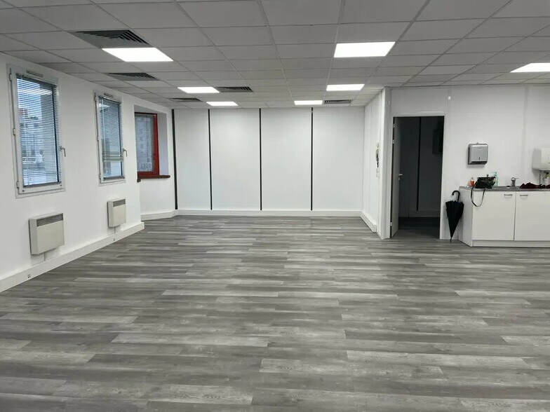 Bureau dans Lyon à louer - Photo de l’immeuble – Image 2 sur 8