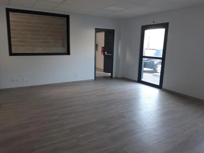 Industriel/Logistique dans Genay à louer - Photo intérieure – Image 3 sur 3