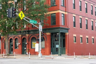 1402 S 13th St, Omaha, NE à louer Photo de l’immeuble– Image 2 sur 15