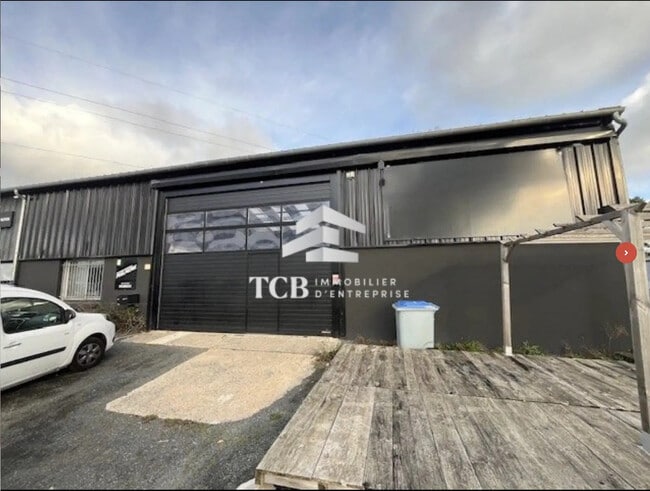 Plus de détails pour Local d'activités à louer