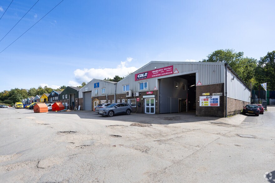 Burns Way, Horsham à louer - Photo principale – Image 1 sur 4