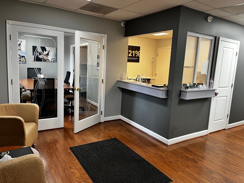 9506 Harford Rd, Parkville, MD à vendre - Photo intérieure – Image 2 sur 22