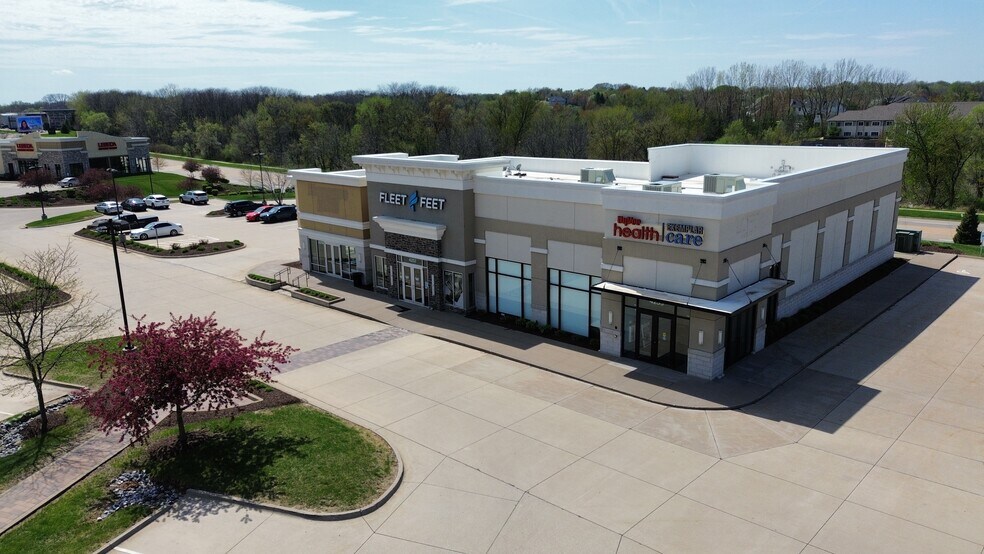 4201 Elmore Ave, Davenport, IA à louer - Photo de l’immeuble – Image 3 sur 8