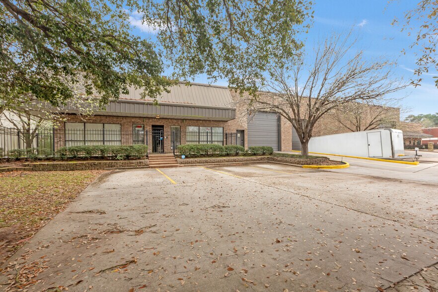 21755 Interstate 45, Spring, TX à louer - Photo de l’immeuble – Image 1 sur 34