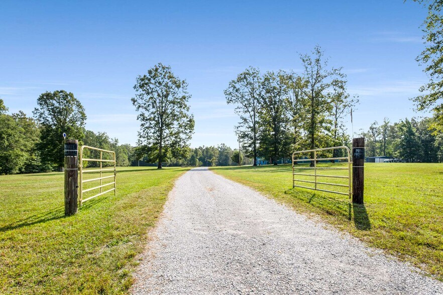 456 Lakewood Park Rd, Beechgrove, TN à vendre - Photo de l’immeuble – Image 2 sur 63