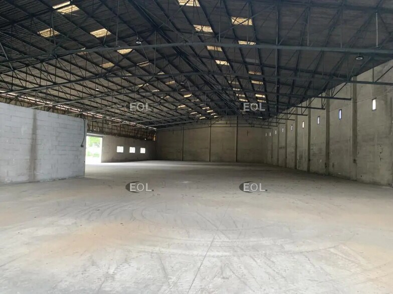 642 Avenue Du Pin Porte Rouge, Bouc-Bel-Air à louer - Photo de l’immeuble – Image 2 sur 9
