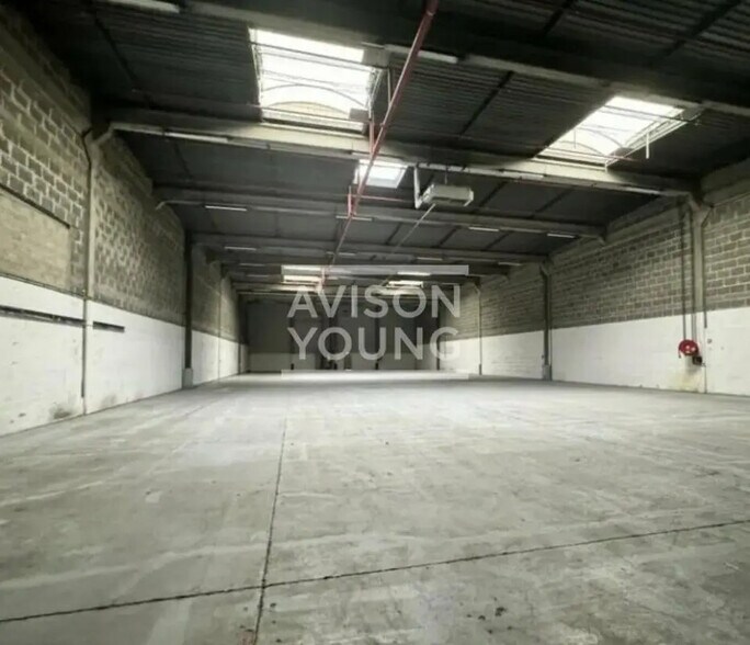 Local d’activités dans Herblay-sur-Seine à louer - Photo de l’immeuble – Image 3 sur 3