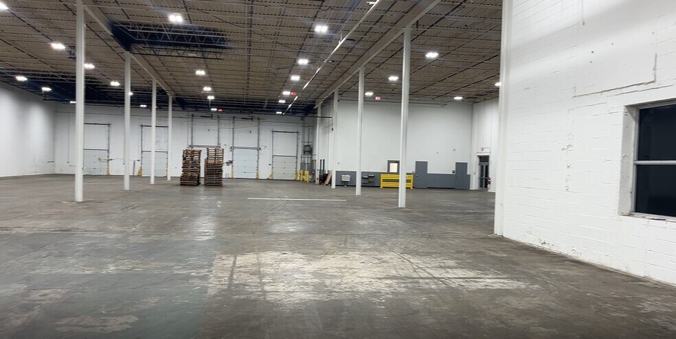 1000 Forge Ave, Norristown, PA à louer - Vidéo sur l’annonce professionnelle – Image 2 sur 7