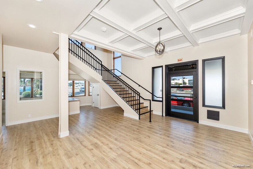 1890 Hacienda Dr, Vista, CA à louer - Photo intérieure – Image 2 sur 38