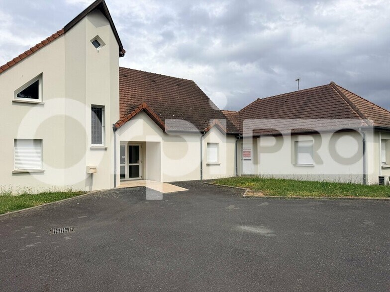 Bureaux/Médical dans Domérat à louer - Photo de l’immeuble – Image 2 sur 12