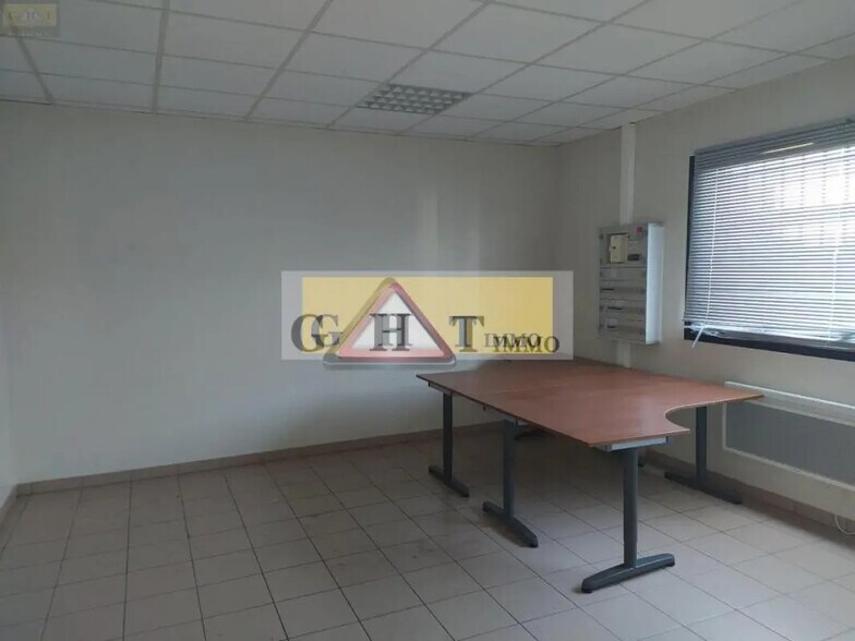 Bureau dans Thorigny-sur-Marne à louer - Photo de l’immeuble – Image 3 sur 3