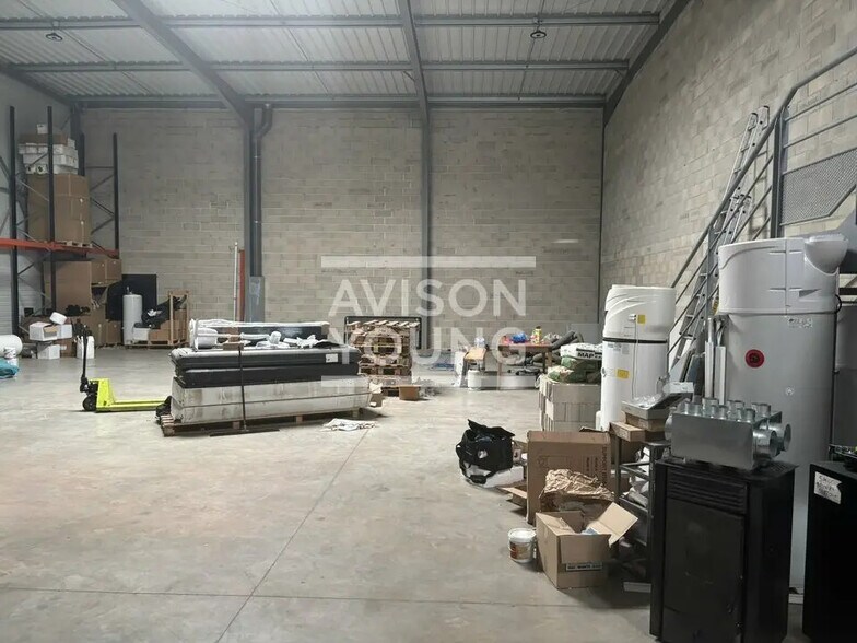 Local d’activités dans Aulnay-sous-Bois à louer - Photo de l’immeuble – Image 1 sur 5