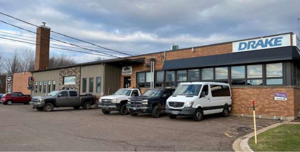 607 St. George Blvd, Moncton, NB à vendre - Photo de l’immeuble – Image 3 sur 9
