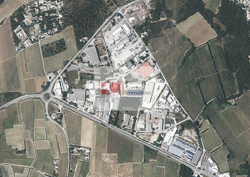 Terrain dans Domazan à vendre - Aérien – Image 2 sur 2