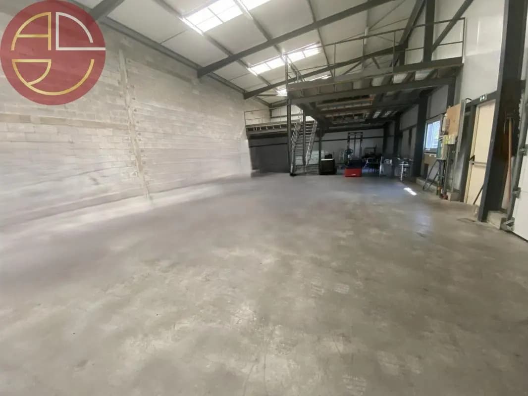 Industriel/Logistique dans CASTELNAU-D'ESTRETEFONDS à louer Photo intérieure– Image 1 sur 8