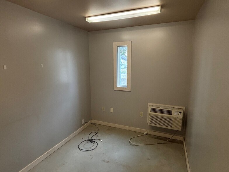 1438 S Handley St, Wichita, KS à louer - Photo de l’immeuble – Image 3 sur 11