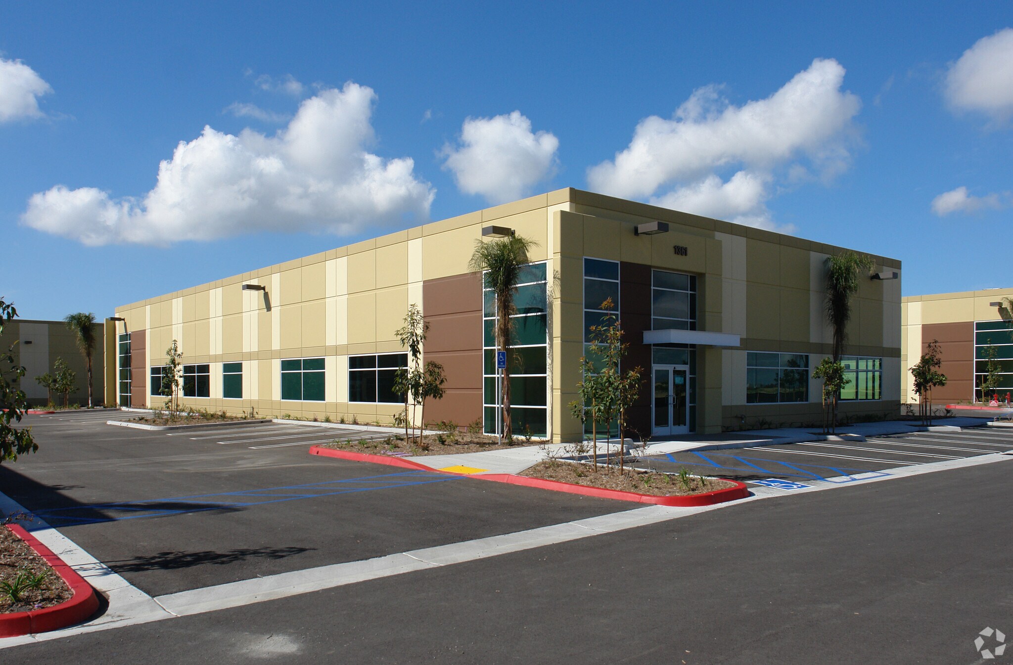 1361 Rocky Point Dr, Oceanside, CA à vendre Photo principale– Image 1 sur 54