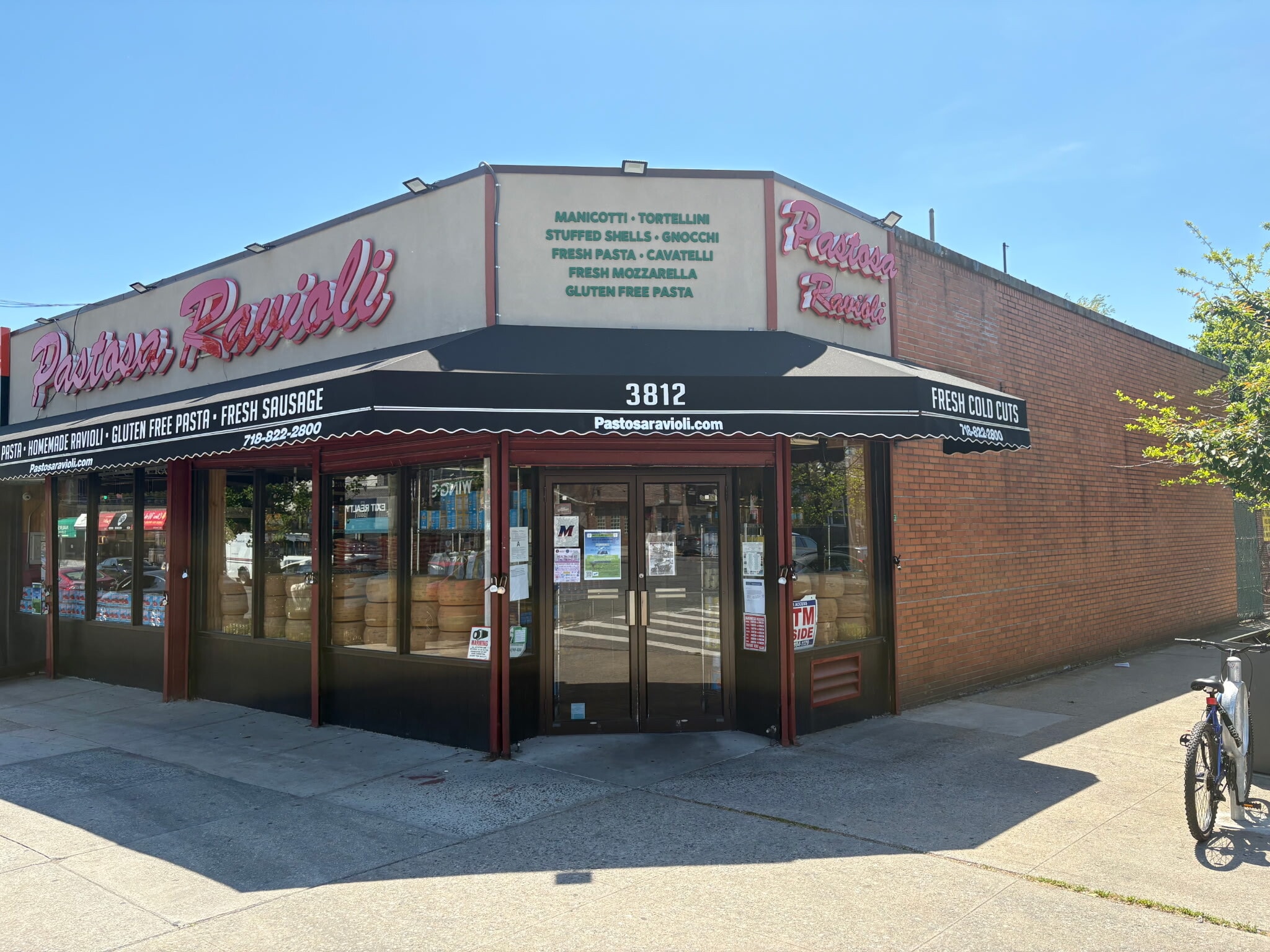 3812-3824 E Tremont Ave, Bronx, NY à louer Photo de l’immeuble– Image 1 sur 7