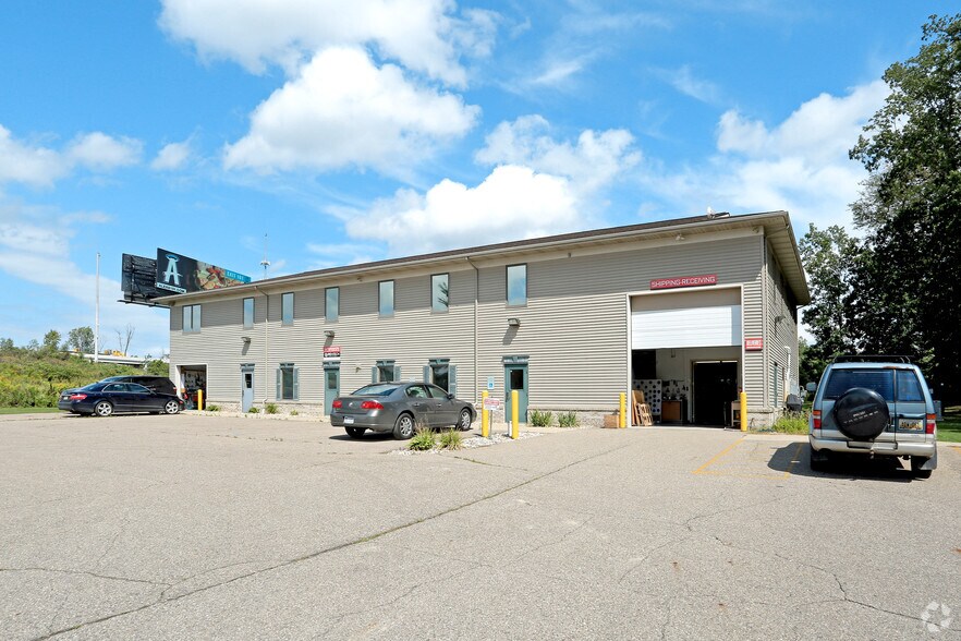 14515 Mackey Rd, Holly, MI à louer - Photo de l’immeuble – Image 2 sur 20