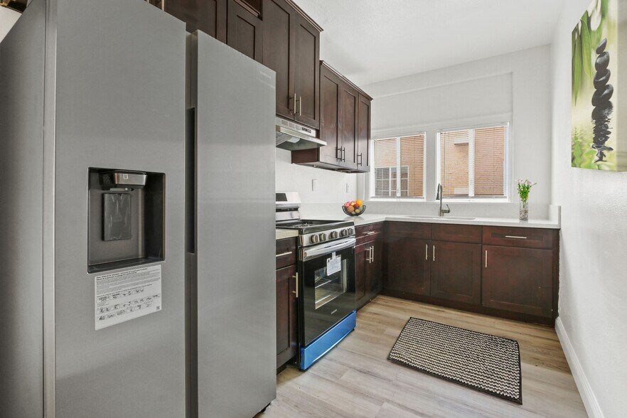 2364-2370 Lime Ave, Long Beach, CA à vendre - Photo de l’immeuble – Image 2 sur 24
