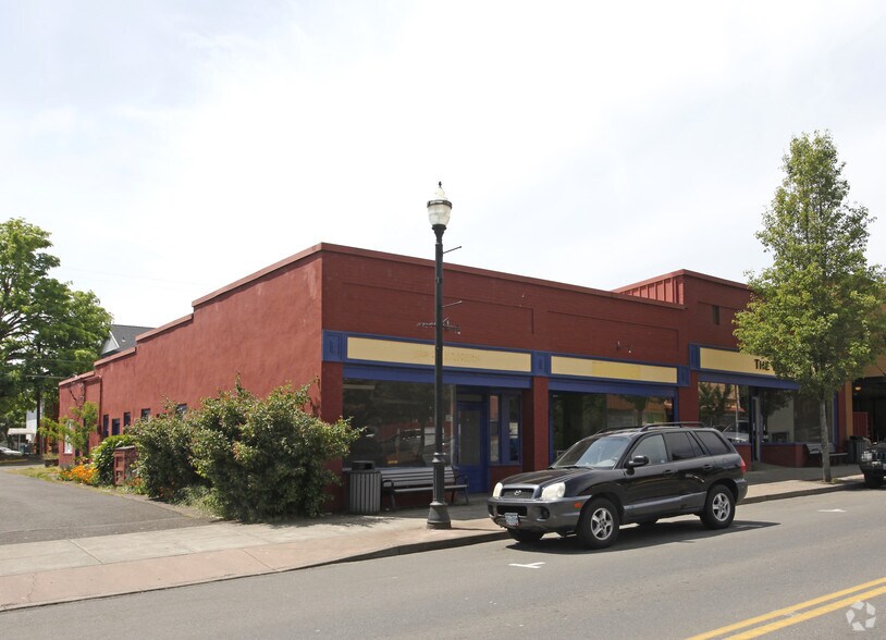 155 Main St W, Monmouth, OR à louer - Photo principale – Image 1 sur 58