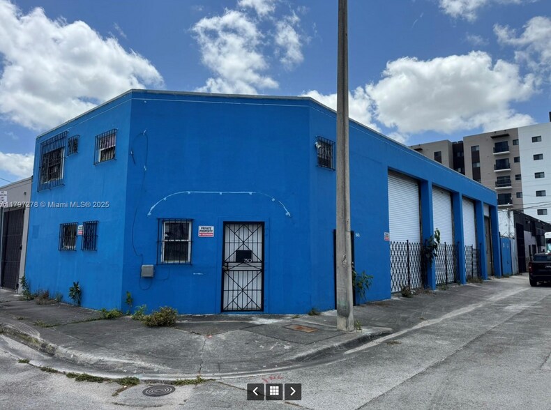 748 NW 24th St, Miami, FL à vendre - Photo de l’immeuble – Image 2 sur 11