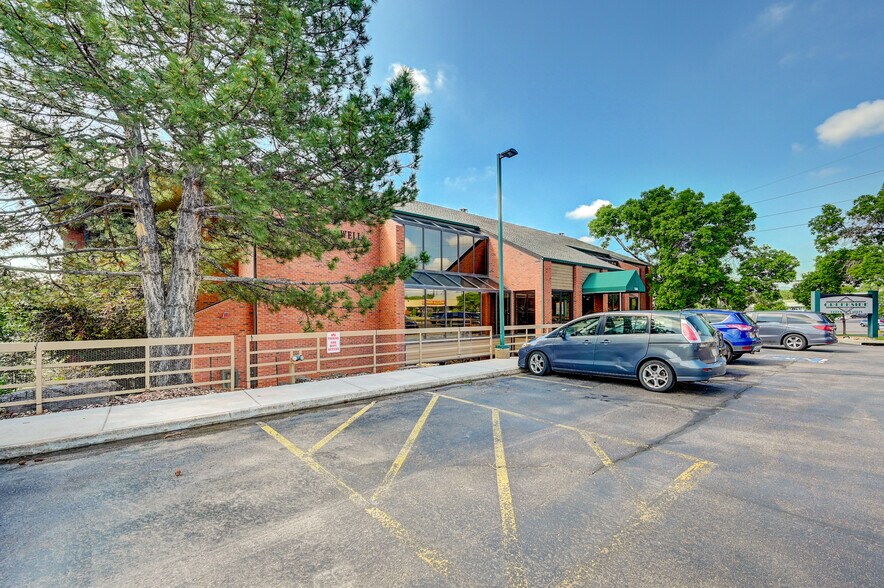 7596 W Jewell Ave, Lakewood, CO à louer - Photo de l’immeuble – Image 2 sur 17