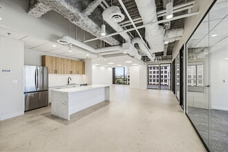 6420 Wilshire Blvd, Los Angeles, CA à louer Photo intérieure– Image 2 sur 7