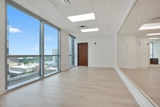 121-189 S Orange Ave, Orlando, FL à vendre Photo intérieure– Image 2 sur 18