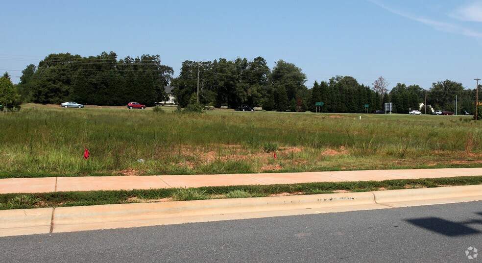 1005 Stadium Dr, Wake Forest, NC à louer - Photo de l’immeuble – Image 2 sur 3